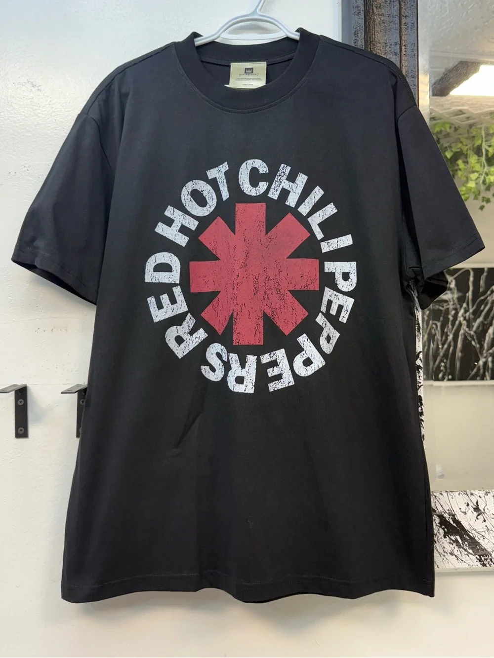 Free shipping Winterland Red Hot Chili Peppers double graphic Band T‑Shirt - Picture 2 of 7